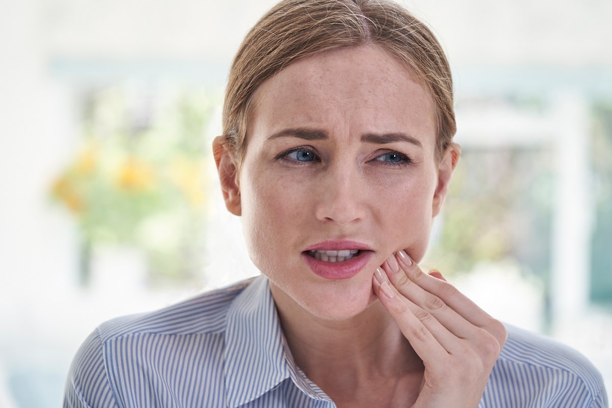 Signs You Need To See A Dentist (tooth pain, pregnancy)
